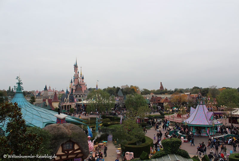 disneyland - Paris-Disneyland-AlicesCuriousLabyrinth-4