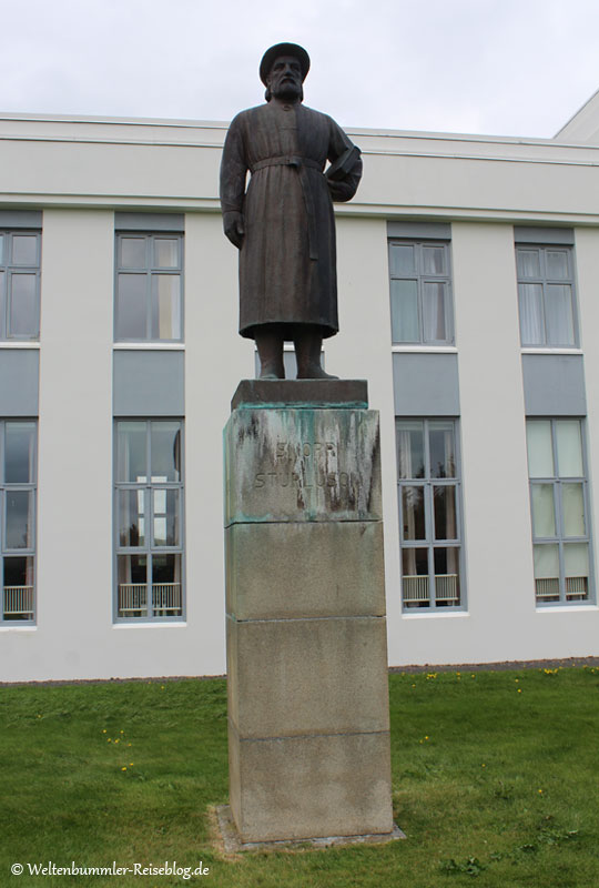 die_juwelen_islands - Island-Reykholt-StatueSnorri